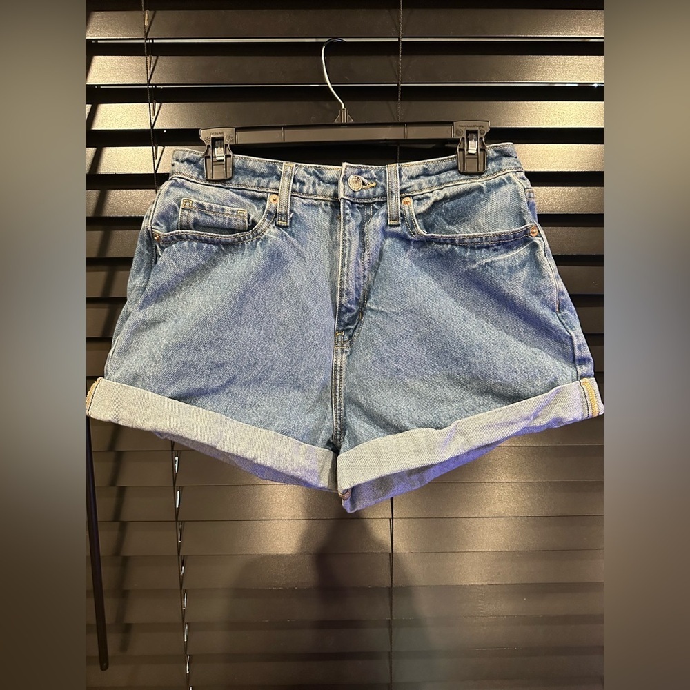 EUC Wild Fable Blue Denim high waist “Happy” Embroider on back pocket